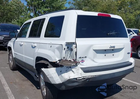 2015 Jeep Patriot Latitude z USA, uszkodzony, nr VIN 1C4NJRFB5FD239867